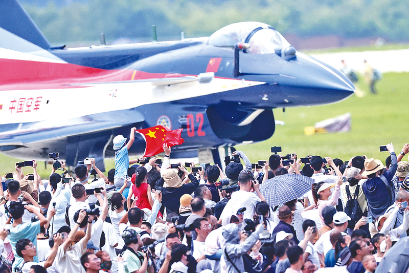 淫荡骚逼操逼www.长春航空展迎来首个公众日